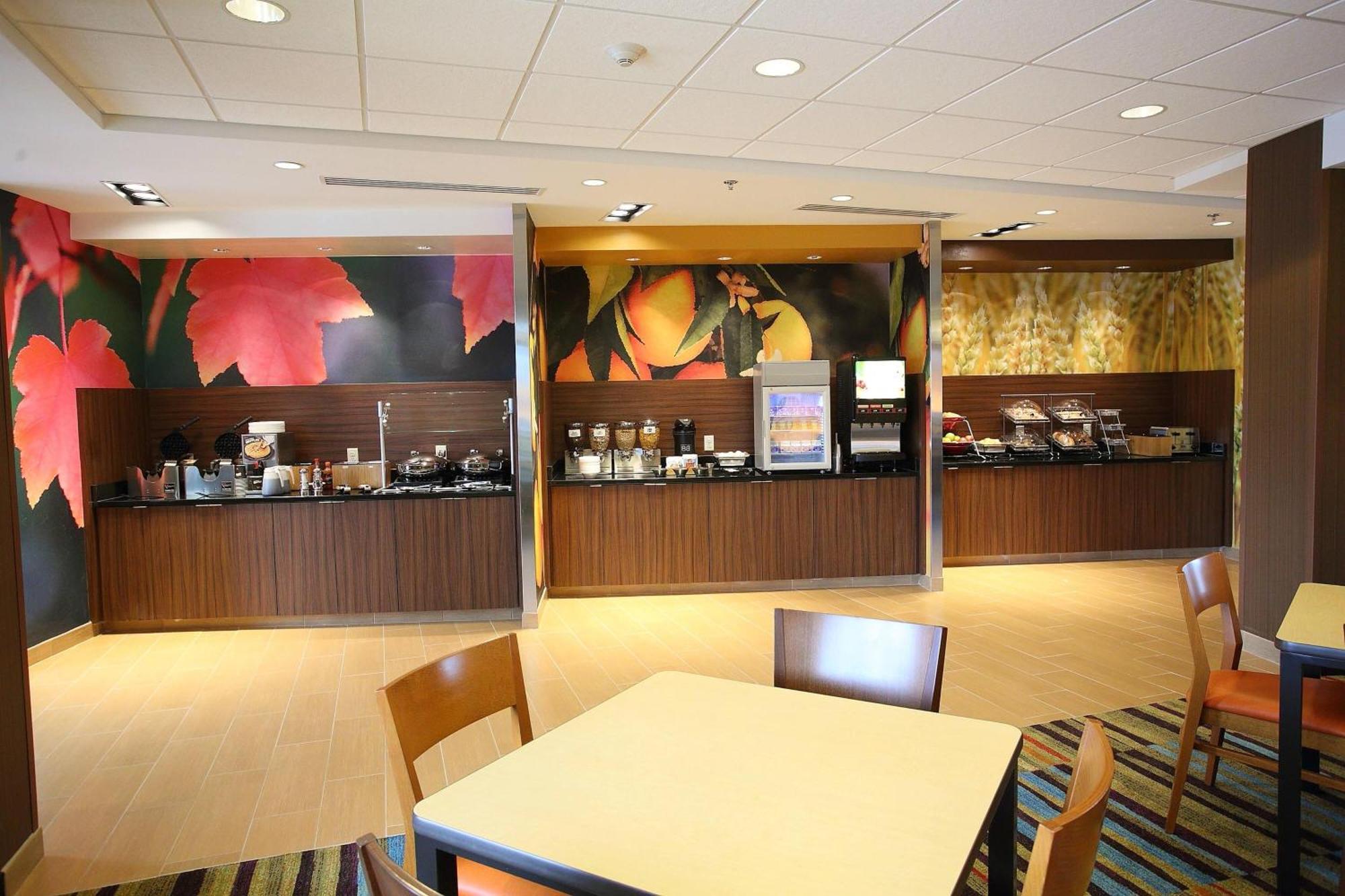 Fairfield Inn & Suites By Marriott East Grand Forks Bagian luar foto