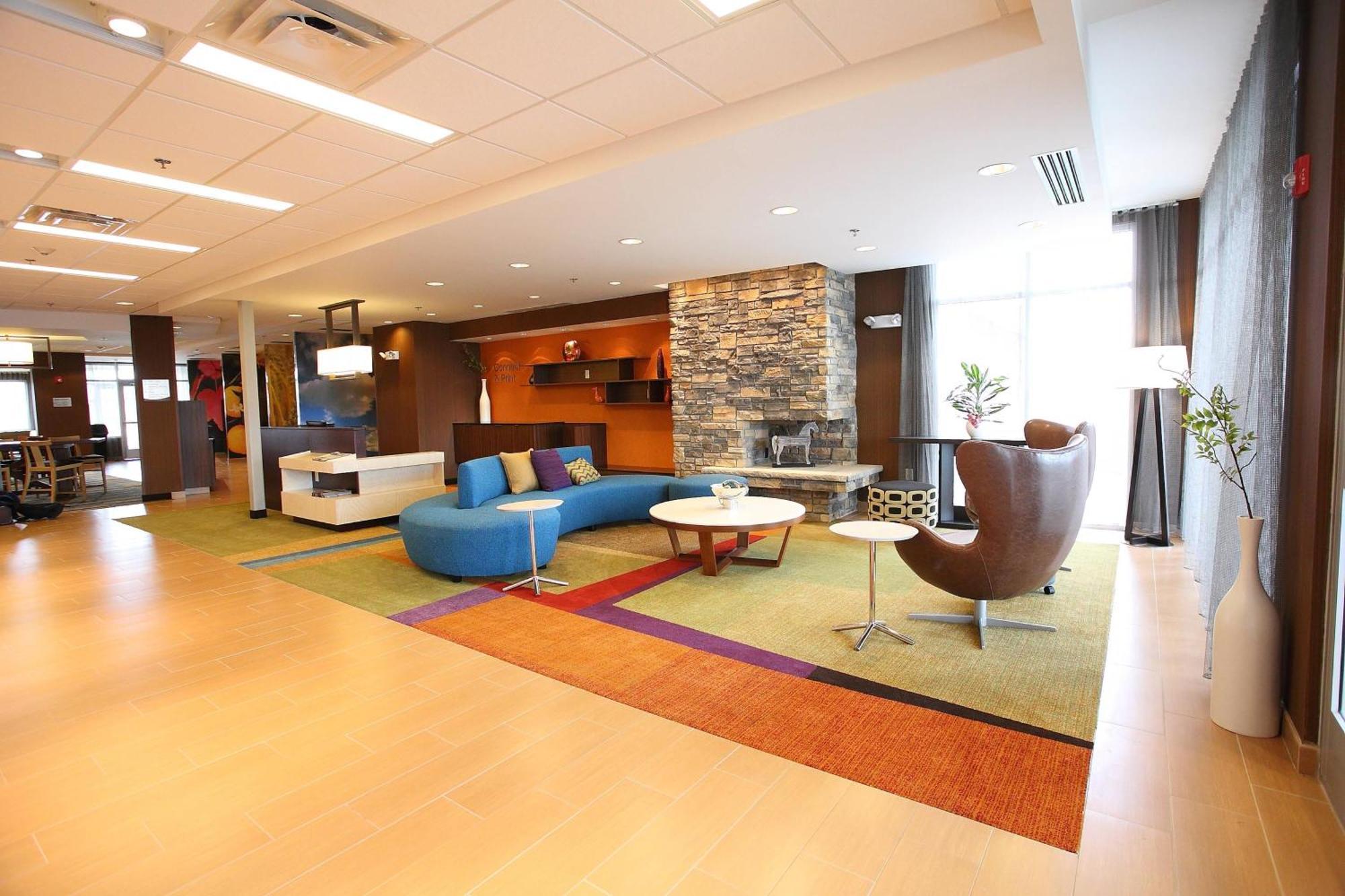Fairfield Inn & Suites By Marriott East Grand Forks Bagian luar foto