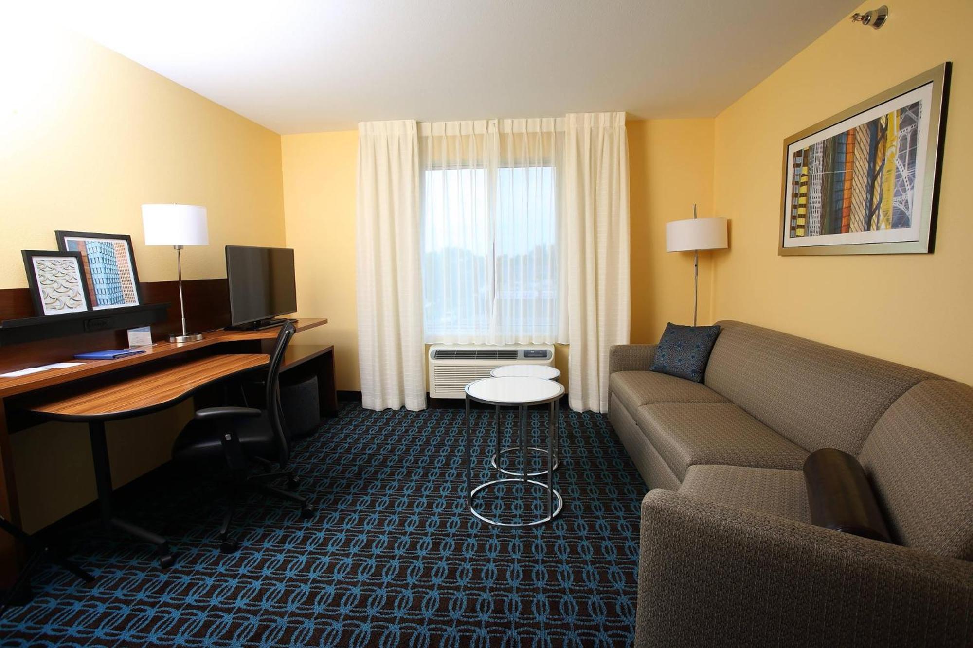 Fairfield Inn & Suites By Marriott East Grand Forks Bagian luar foto