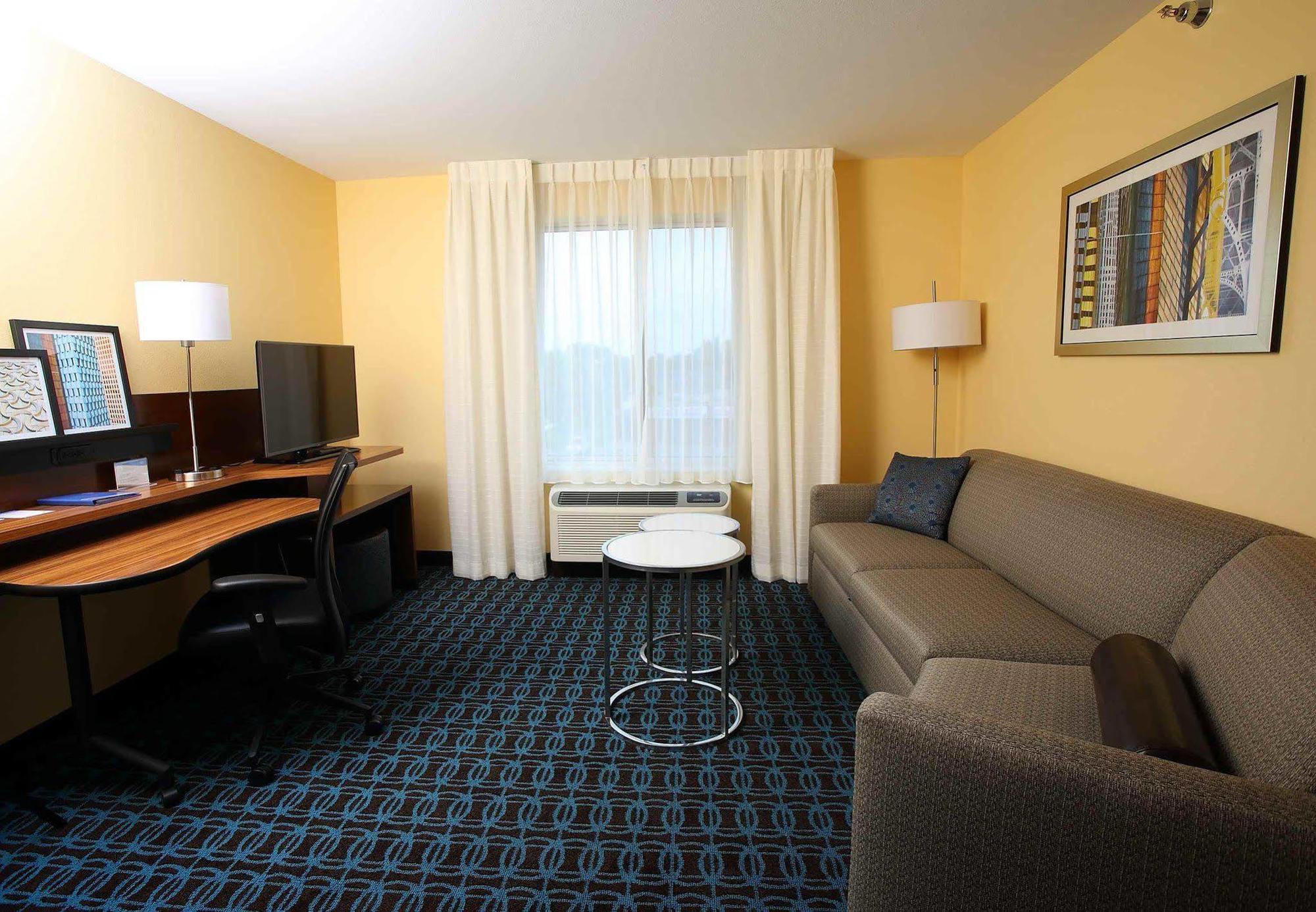 Fairfield Inn & Suites By Marriott East Grand Forks Bagian luar foto